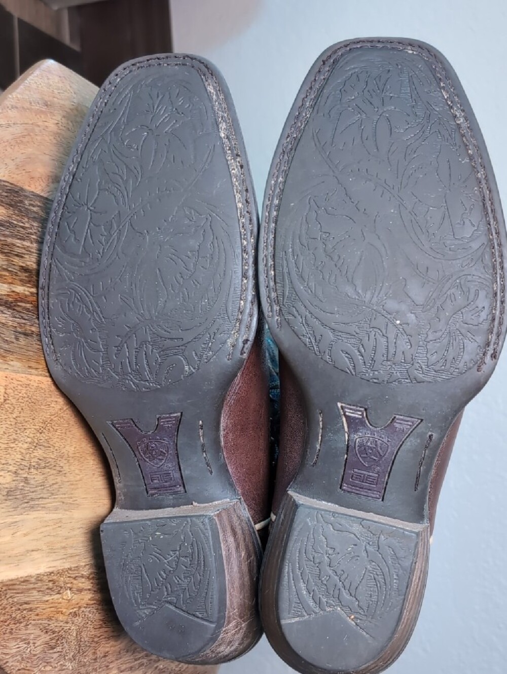 Ariat Leather Western Cowgirl Boots with Blue and Cream Embroidery - Picture 13 of 14